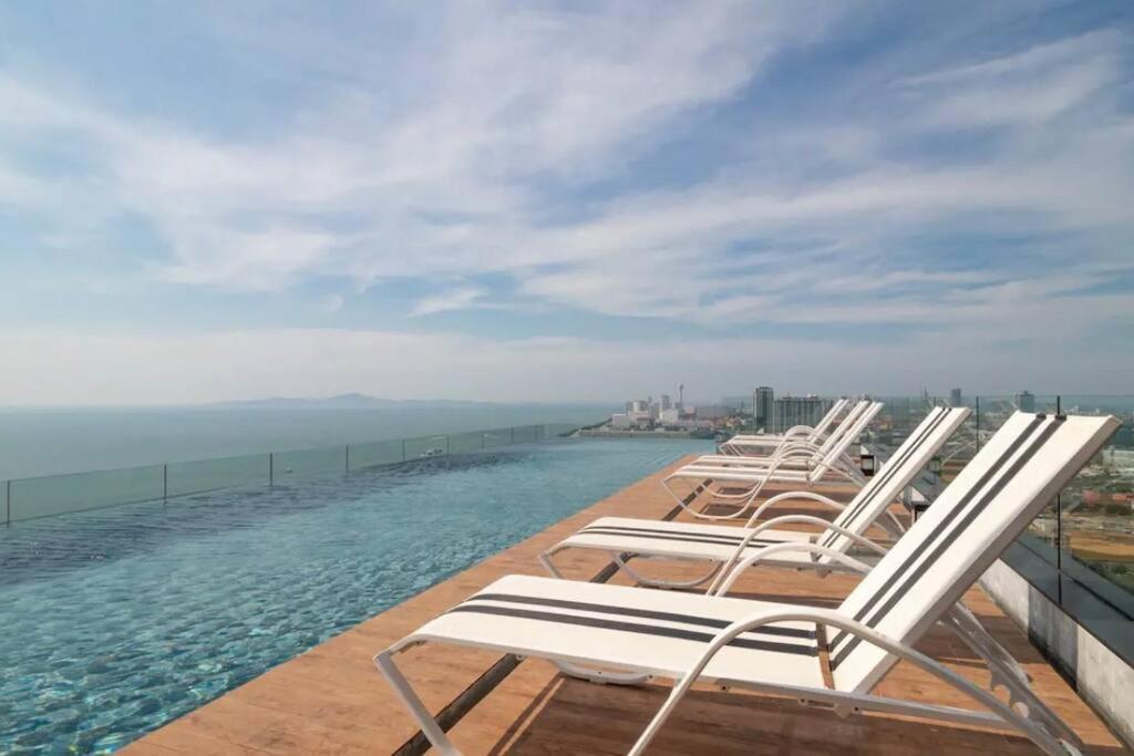 Апартаменты The Riviera Jomtien Экстерьер фото