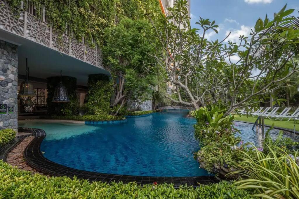 Апартаменты The Riviera Jomtien Экстерьер фото